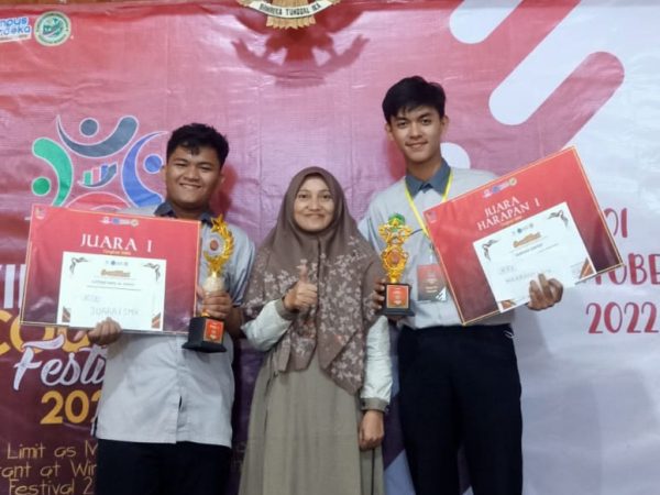 Ditemani Guru Senior, Siswa Smeksa Berhasil Juara
